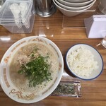 豚骨ラー麺 ごん太 - 