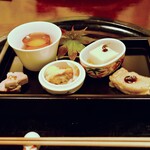 うさぎ屋 - 琥珀寄せ・姫帆立貝黄身酢・百合根豆腐・柚子麩田楽・合鴨塩麹蒸し