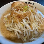 メガ豚パンチ - 相方実食、汁ありラーメンの全部普通