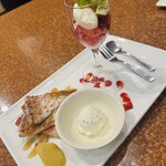 焼肉・鉄板焼ステーキ 橘通りミヤチクAPAS - デザート。可愛いいし美味しかった。