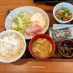 すき家 - 料理写真:牛小鉢ベーコンエッグ朝食