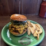 THE GRABBER hamburger pub - 『THE GRABBER CHEESE BURGER¥2,145』 『コーヒーフロート¥825』