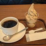 上島珈琲店 - 料理写真:ブレンド ＆ 珈琲ソフト♪