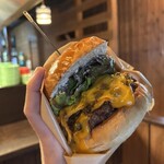 THE GRABBER hamburger pub - 『THE GRABBER CHEESE BURGER¥2,145』 『コーヒーフロート¥825』