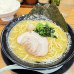 横浜家系ラーメン春吉家 春吉本店 - 