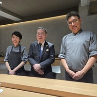 KHAO - 左からシェフ穂積さん、ソムリエ松永さん、シェフ石山さん、穂積さんと石山さんはご夫婦です♥