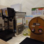 アンダものがたり - だってフリーであるんだもの　プレイルームの近くだから飲みながらこどもと遊ぶという至福の時間