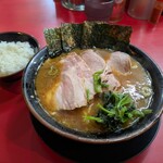 とらきち家 光 - チャーシュー麺 中盛り（1250円）ライス（130円）
