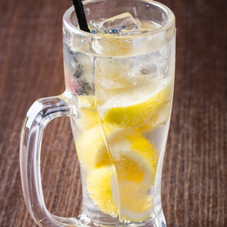 多彩なドリンクメニューは飲み放題でもご提供しております