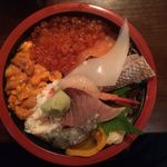 歩 - ランチ三色丼