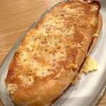 焼きたてパン工房 かえでの木 - ベーコンエッグのパニーニ！