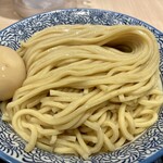 麺屋一燈 - 上げ底ではない、見た目のままの大盛り麺