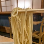 HACHI - 香り高い中細麺