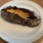 ラトリエ ドゥ プレジール - パン・オ・ノワ　エ　レザン・オ・フロマージュ