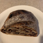 ラトリエ ドゥ プレジール - エディブルローズとフルーツを入れたスペシャルローズ