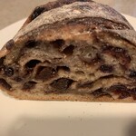 ラトリエ ドゥ プレジール - エディブルローズとフルーツを入れたスペシャルローズ