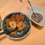 ステーキハウス キッチンリボン - かりかりガーリックチップと硫黄塩