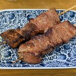 もつ焼 登運とん - レバ2本