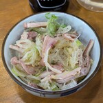 もつ焼 登運とん - ネギまみれのガツ