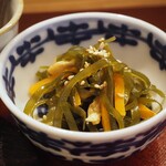 そば切り 岳空 - 季節のおばんざい（すき昆布の炊いたん）