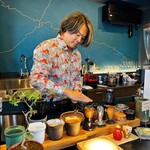 YutaCafe & DivaRoaster - 