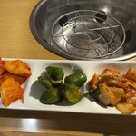 功龍 - キムチ盛合せ638円