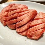 焼肉にくちょ - 厚切り牛上タン