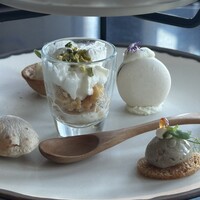 DINING & BAR TABLE 9 TOKYO - 