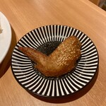 えび豚骨拉麺 春樹 大山店 - 料理：お疲れ様セットの手羽先