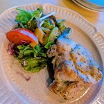 aruhi_morinonaka - 若鳥のバジルソテー、arumoriサラダと一緒に