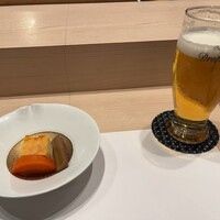 新宿 鮨 よこ田 - 先付　チーズのミルフィーユと炊き合わせ