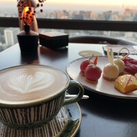 ザ タヴァン グリル＆ラウンジ - 