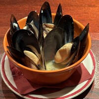大粒ムール貝の白ワイン蒸し