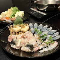 泳ぎとらふぐ活蟹料理 あじ平 曽根崎 - 