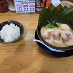 横浜家系ラーメン 熊野家 - 