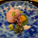 割烹 渡邊 - クエの刺身と北海道の馬糞ウニ