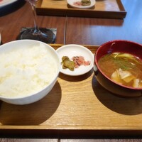 京洋食 まつもと - メインに合わせてついてくる。パンorライス？