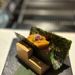 お肉屋 けいすけ 三男坊 - 高森和牛のタルタルと雲丹のお寿司