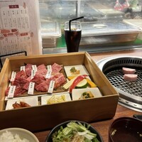 やきにくのバクロ 博多店 - バクロの和牛コース1.5倍と、雲仙ハム　最高セットです。