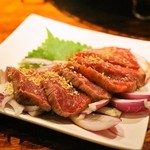 炭火焼ホルモン ぐう - 2014.4 レアステーキ（部位はトウガラシ）