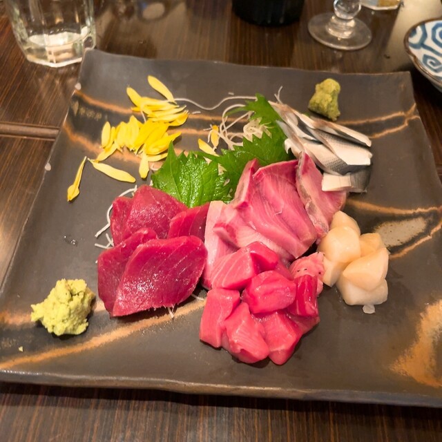 Royal Second photo 2