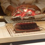 千葉たかおか - 白炭で炙られる鯖