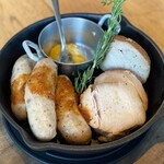 フェスティバール＆ビアホール - 茶味豚のローストポーク＆霧島黒豚のソーセージグリル