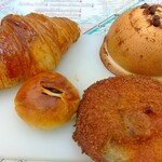 バックシュトゥーベ ツオップ - クロワッサン、チョコメロンパン、カレーパン、あんパン