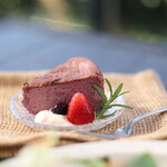 カフェプラス - ベリーのバスクチーズケーキ