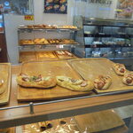 ヴィ・ド・フランス - 店内　人気のパンは売切れ必至