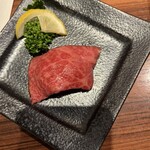 清江苑 池袋西口本店 - 清江苑コース６０５０円。レアステーキ握り。私は苦手ですが、ご一緒した若者は大絶賛でした