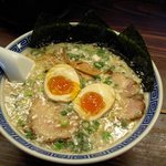 岩本屋 - ラーメン（煮卵トッピング付）