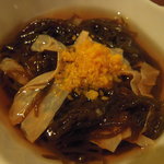 旬菜処 びいどろ - 島モズクと生湯葉の酢の物