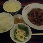 中国料理 和平飯店 - 鶏と野菜の炒め物定食